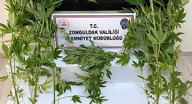 Polisten uyuşturucu operasyonu 3 gözaltı