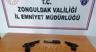 Yüksek sesle müzik dinleyip kurşun yağdırdılar