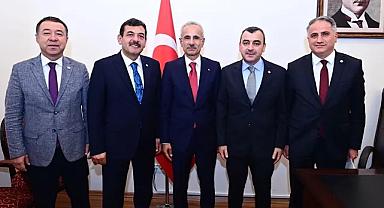 AK Parti Zonguldak Milletvekilleri Bakan Abdülkadir Uraloğlu'nu ziyaret etti