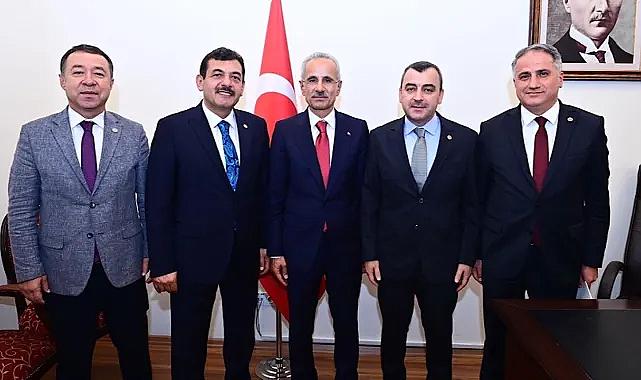 AK Parti Zonguldak Milletvekilleri Bakan Abdülkadir Uraloğlu'nu ziyaret etti