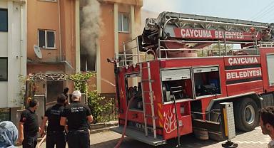 Çıkan yangında ev kullanılmaz hale geldi  