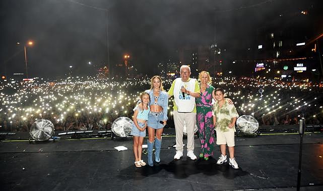 Derya Uluğ ve Mary Jane, Kdz. Ereğli’yi salladı
