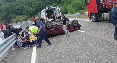 İki otomobil kazaya karıştı 1'i bebek 8 kişi yaralandı