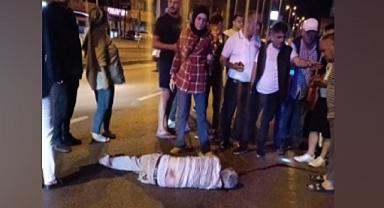 Motosiklet yayaya çarptı: 1 ölü, 2 yaralı