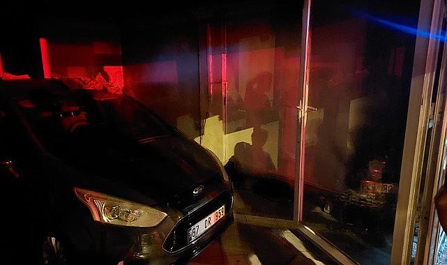 Oto aksesuar dükkanında çıkan yangında faciadan dönüldü  