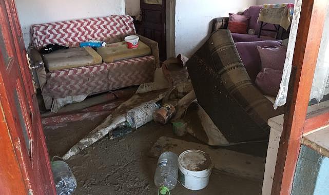 Sel felaketinde eşyalar kullanılamaz hale geldi