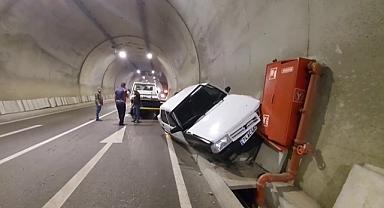 Tünelde yangın kutusuna çarparak durdu