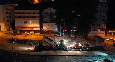 Akıllı kavşak düzenlemesinde asfalt çalışması başladı