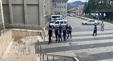 Kendilerini bankacı olarak tanıttılar, 100 bin TL dolandırdılar