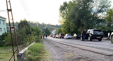 Motosikletin lastiği patladı 2 kişi yaralandı