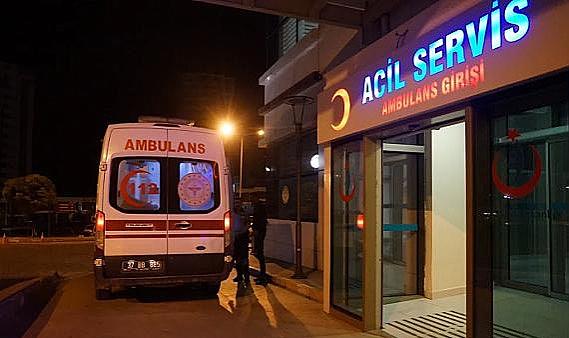 Önce eşini, sonra polisleri yaraladı