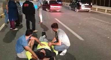 Önündeki araca çarpmamak için motoruyla düştü