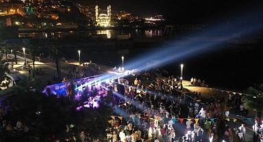Sahil konserleri tam gaz devam!