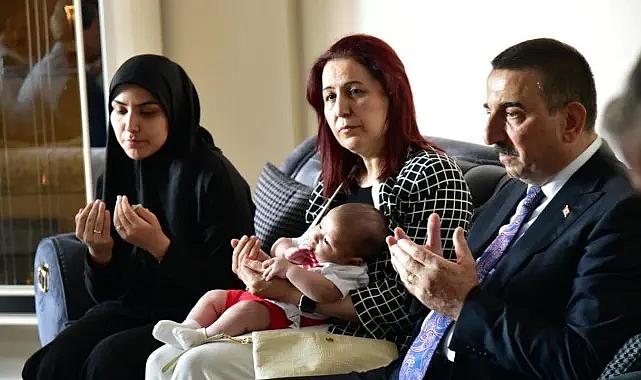 Vali Hacıbektaşoğlu ve eşinden Şehit Mustafa Sezer'in ailesine ziyaret