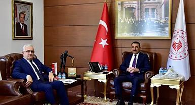 Yücel’den Vali Hacıbektaşoğlu’na ziyaret