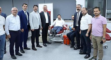 AK Partililer kan bağışladı
