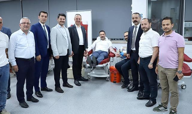 AK Partililer kan bağışladı