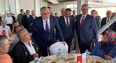 Bakan Işıkhan gazilerle öğle yemeği yedi