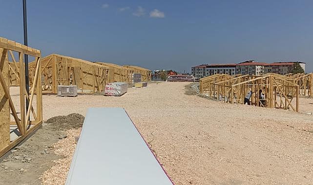 Deprem evleri şekil almaya başladı