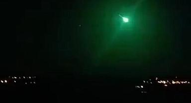 Gökten taş yağdı! O anlar kamerada