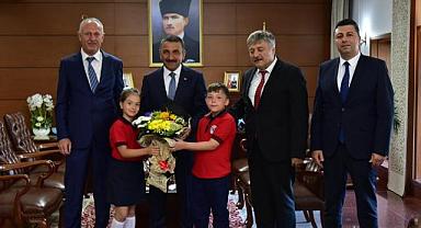 İlk ziyaret Vali'ye