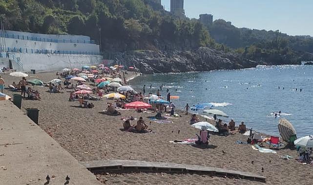 Kapuz Plajı yaz aylarını aratmadı