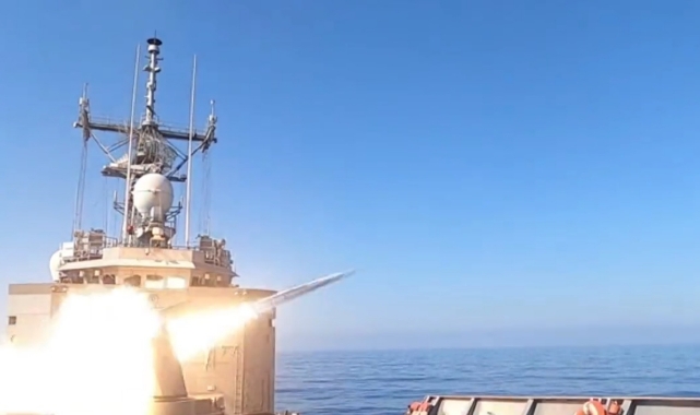 Karadeniz'de hareketli anlar! Füze fırlatıldı