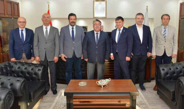 Kazakistan Başkonsolos’u BEÜ’de