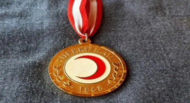Kızılay şimdi de bu iddialarla çalkalanıyor! Altın suyuna batırılmış madalya