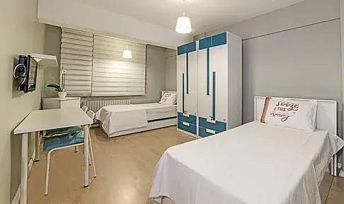 Öğrenciler isyanda! 1 ay konaklayamayacakları yurdun parası isteniyor