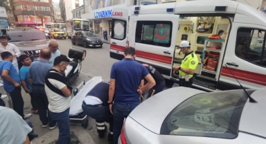 Otomobile çarpan kuryenin ayağı kırıldı!