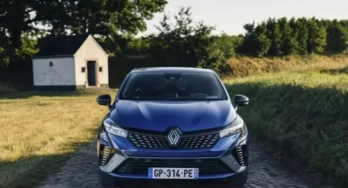 Renault Clio yenilendi, hibrit motorla geldi