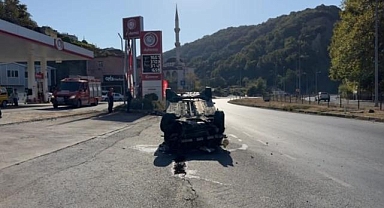 Takla atan araçtan böyle kurtuldu!