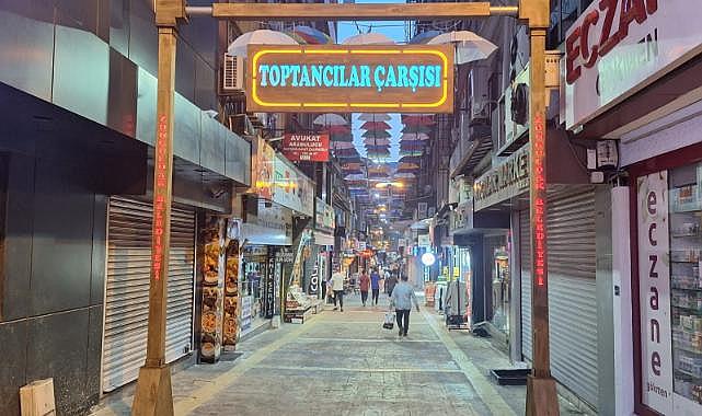 Toptancılar Sokağı'nın tabelası asıldı