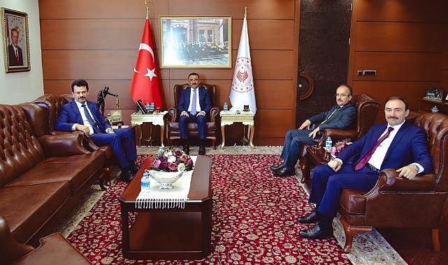 Vali Osman Hacıbektaşoğlu'na ziyaretler sürüyor.