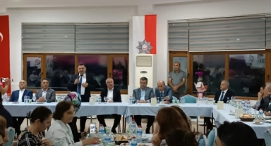 Veda yemeğinde konuştu,