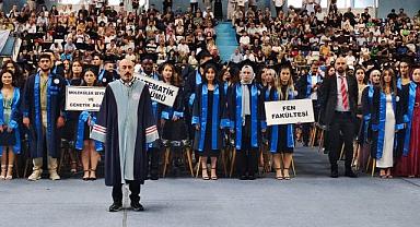 ZBEÜ'de mezuniyet coşkusu