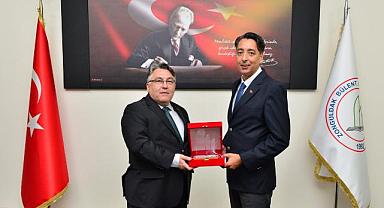 ZBEÜ Senato Toplantısında Doç. Dr. Kömürcü’ye Plaket Takdim Edildi
