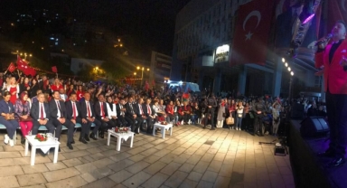 100. yıl coşkusu Türk Halk Müziği sanatçıları ile sürdü