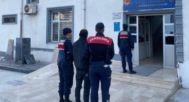 6 yıl hapis cezası bulunan hırsızlık zanlısı bakın nasıl yakalandı?