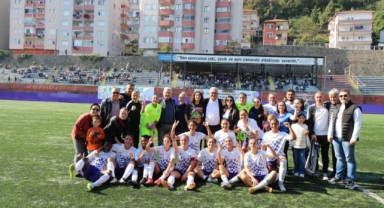 Altın kızlar 3 puanı 3 golle aldı