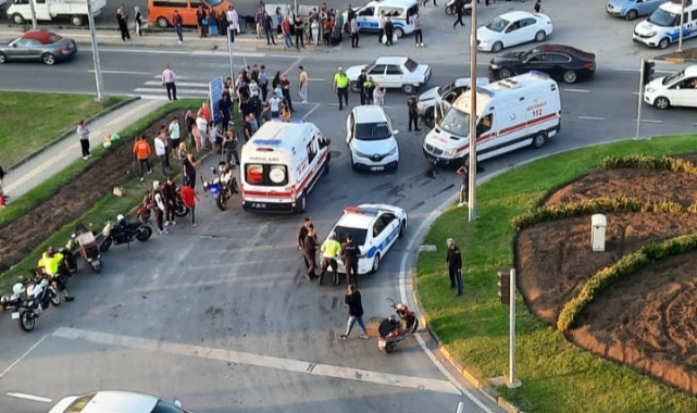 Aynı kavşak yine kaza.. Taklalar atarak durabildi! Yaralılar var