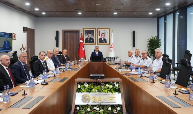 Bakan Yerlikaya 81 ilin yöneticileri ile görüştü!