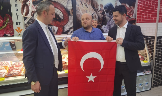 Cumhuriyet Bayramına özel 2 bin tane dağıtıldı