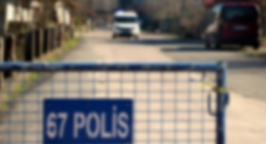 Dehşet Anları: Küçük Çocuğu Bıçakla Kovalayan Şahıs Aranıyor