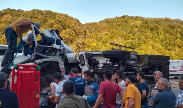 Ereğli yolunda kepek yüklü tır devrildi! Yaralılar var..