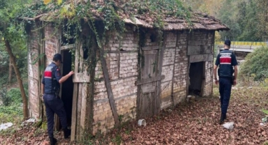 Huzurlu sokaklar operasyonu.. Jandarma ekipleri dinamit ele geçirdi!