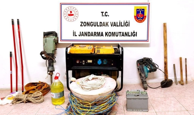 Kaçak kazı yapan 7 kişi yakalandı!