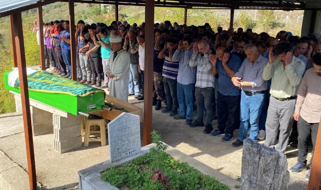 Kazada ölen baba ve 5 yaşındaki kızına hüzünlü veda!