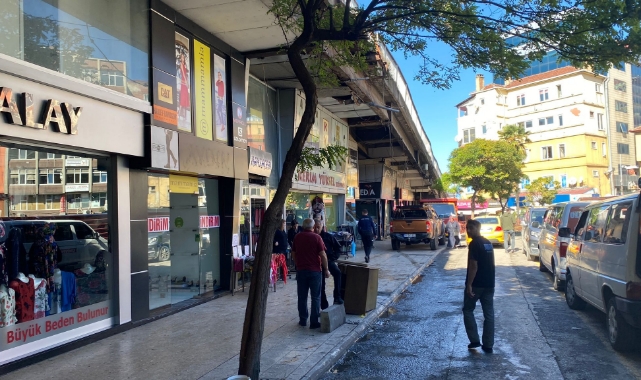 Köprünün yıkımı başlayacak o esnaflar halen satış yapıyor